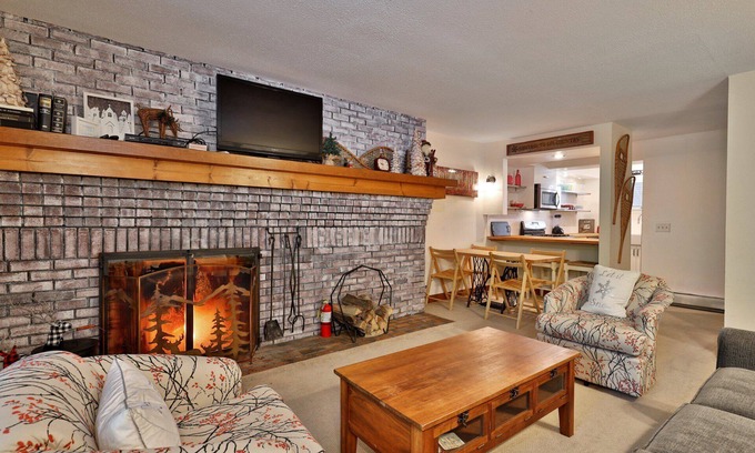 Central Vermont- Killington Condo | Cozy 2 BR Ski On Ski Off Condo in Killington's Sunrise Mountain Village. Pool. Hot Tub.