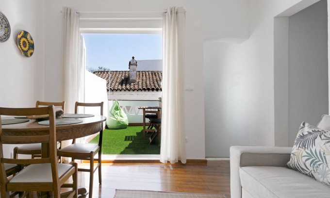 Evora House | Cozy 2 Brd House with Terrace - Old Town