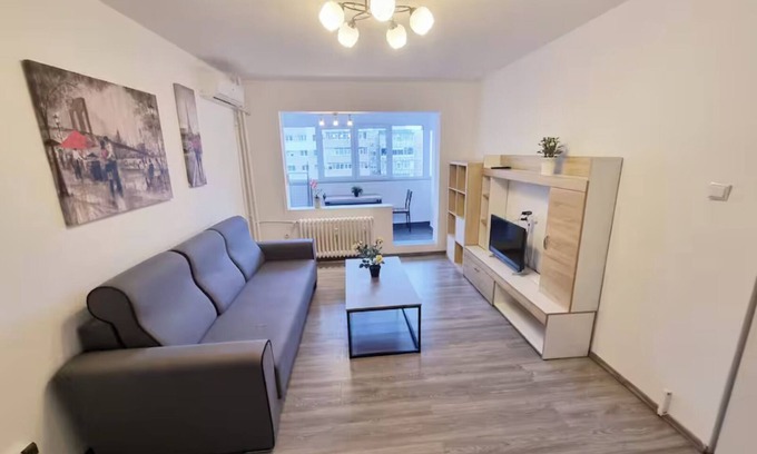 Militari Apartment | Cozy 2-Room Apartment, Steps away from subway!