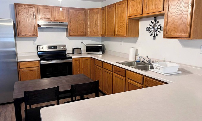 Macomb House | Cozy 2BR, 1BA Getaway in Macomb, IL