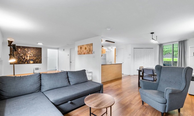 Brossard Apartment | Cozy 2BR Apt in DIX30 Close 2 DT