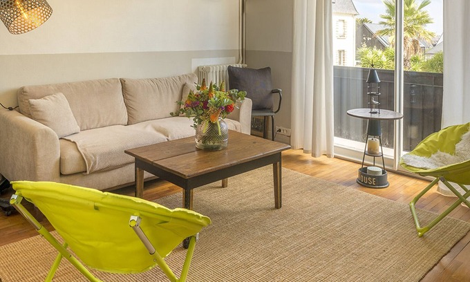 Larmor-Plage Apartment | Cozy 2BR Apt with Terrace, Near Beach & Shops, Free WiFi - Larmor-Plage