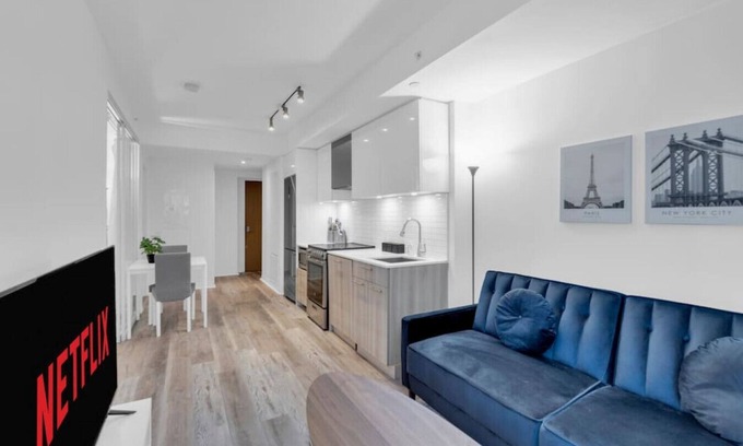 Downtown Toronto Hotel | Cozy 2BR - Cabbagetown - 5 min to City Center