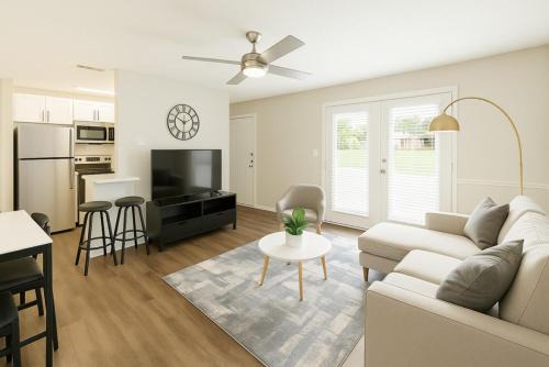 Shannon Apartment | Cozy 2BR Family Duplex Near Parks N Shopping