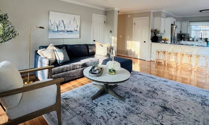 Easton House | Cozy 2BR Home near Idlewild Parkn