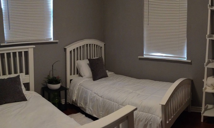 Somerville House | Cozy 2BR House Getaway Lake Somerville