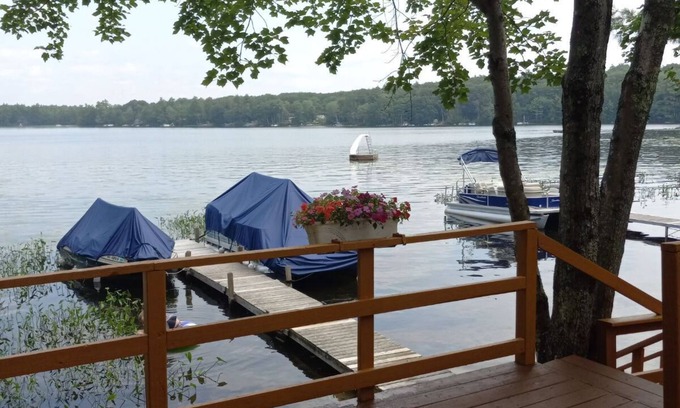 Lyman Cottage | Cozy 2BR Pondside Cottage