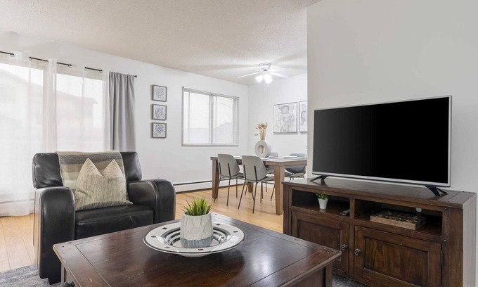 Fort McMurray Apartment | COZY 2BR | w/ Balcony & Parking | Near NLRHC