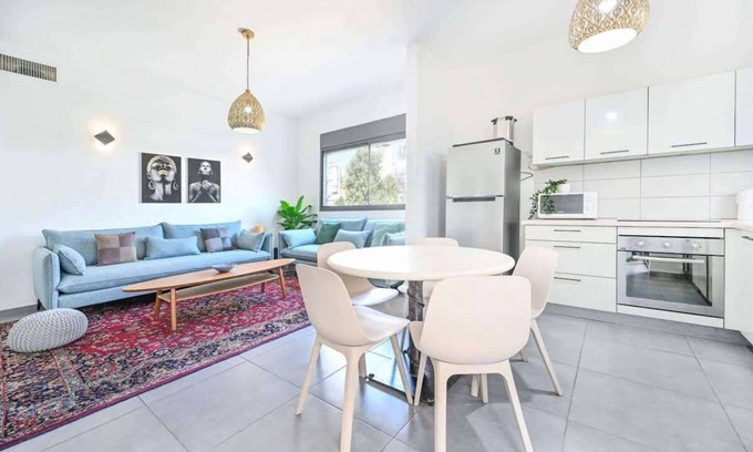 Kerem HaTeimanim Apartment | Cozy 2BR with Parking near the sea by HolyGuest