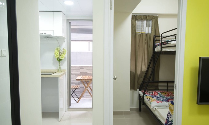 Kwun Chung Apartment | Cozy 3 bdrs 8-10 ppl near MTR Station