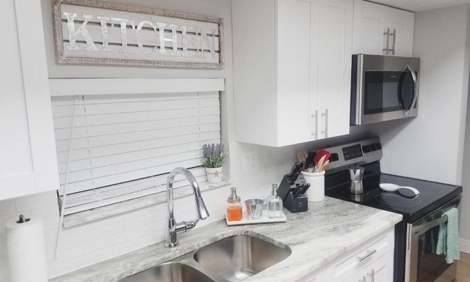 Temple Terrace Apartment | Cozy 3 bed 2.5 bath located near Busch Gardens