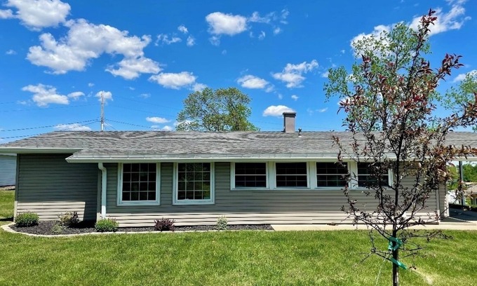 Hannibal House | Cozy 3 bed, 2 bath home close to historic downtown Hannibal