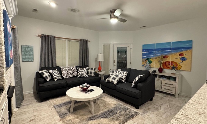 Corolla Light Condo | Cozy 3-bed condo in walking distance less than half mile to beach