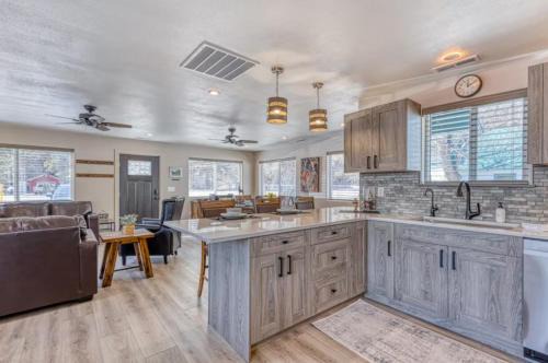 Wolf Creek House | Cozy 3-bed room Prickly Pear Lodge