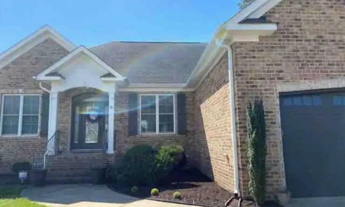 Hampton House | Cozy 3 Bedroom 2.5 bath home away from home.