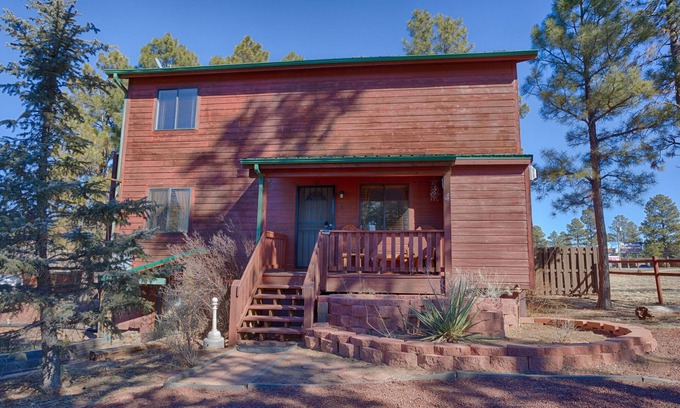 Overgaard Cabin | Cozy 3 bedroom 2 bath Cabin in the Pines