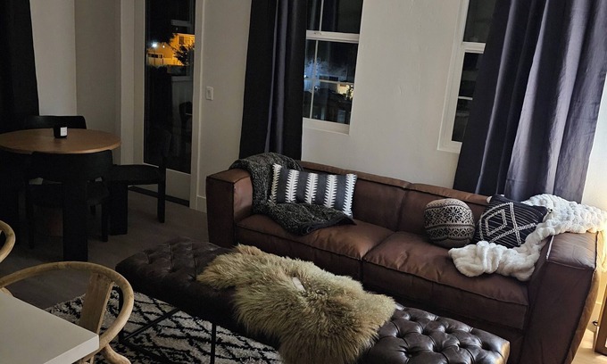 Los Alamos Apartment | Cozy 3-bedroom apartment with AC and WiFi in peaceful Los Alamos