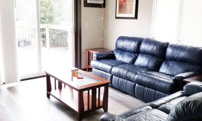 Plover Apartment | Cozy 3 bedroom apartment with free garage/parking
