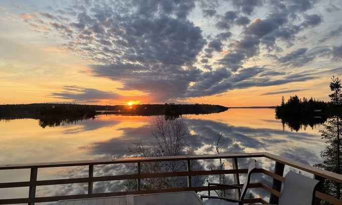 Kenora Cabin | Cozy 3 bedroom boat access Island on Lake of the Woods with electricity.