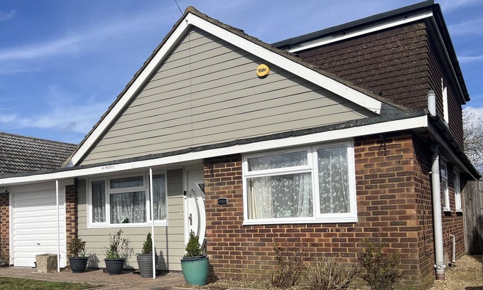 Baldock House | Cozy 3 bedroom bungalow in rural location
