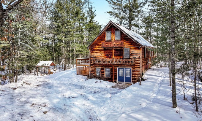 Baldwin Cabin | Cozy 3-bedroom cabin on the Pere Marquette River