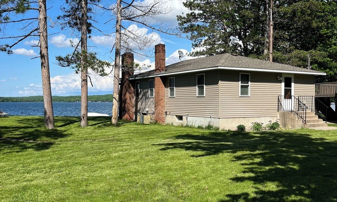 Melrose Cabin | Cozy 3-bedroom cabin with AC and WiFi in brilliant Melrose on Big Birch Lake.