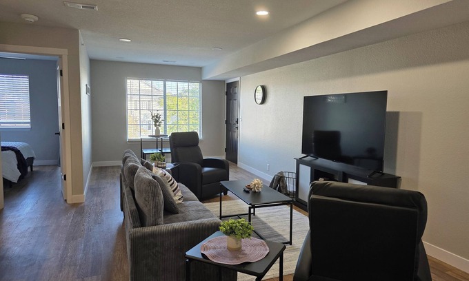 Manhattan Condo | Cozy 3-bedroom Condo at Stadium Place