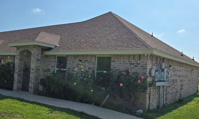Mercedes Apartment | Cozy 3-bedroom condo with by the Mercedes Premium Outlets.