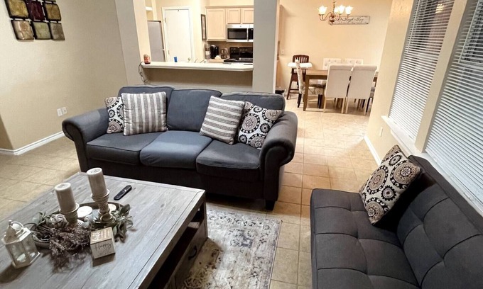 South Side House | Cozy 3-bedroom home Corpus Christi