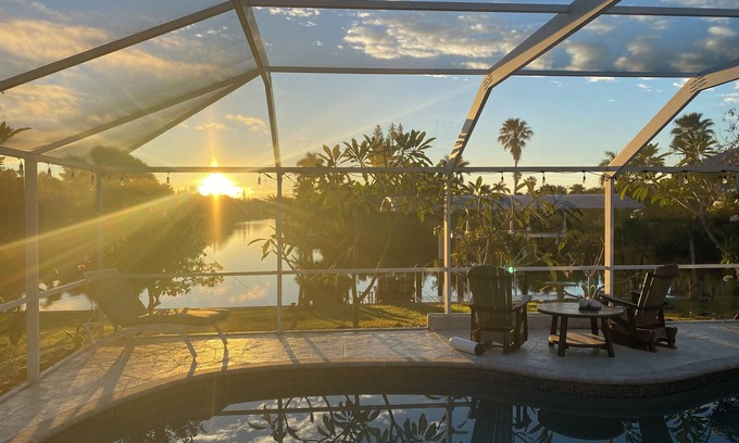 Port Charlotte House | Cozy 3-bedroom house in peaceful Port Charlotte with a pool on the canal