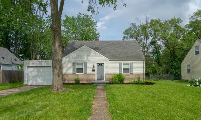 Columbus House | Cozy 3 bedroom home. Close to the airport and minutes from downtown