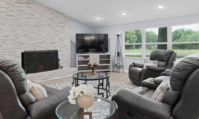 Longwood House | Cozy 3 Bedroom Home, Great location!!!!!