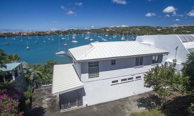Morne Rouge House | COZY 3-BEDROOM HOME WITH AMAZING SEA VIEW & BREATH-TAKING SUNSETS