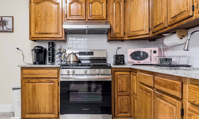 South Philadelphia Apartment | Cozy 3-Bedroom House in South Philly