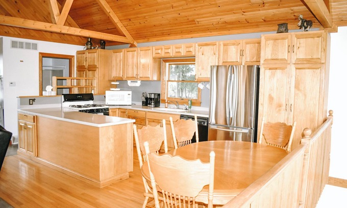 Sumner House | Cozy 3-bedroom house in nice Carson City with WiFi, AC