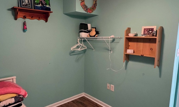 Wildwood House | Cozy 3 bedroom house in Wildwood, 1.5 baths, outdoor shower, and large backyard.
