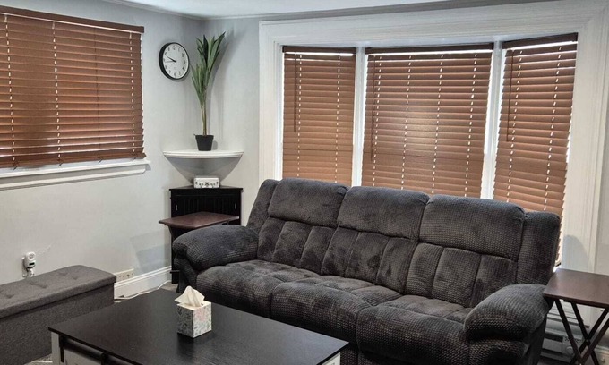 Montville House | Cozy 3-bedroom house near Mystic and Mohegan & Foxwood Casinos!