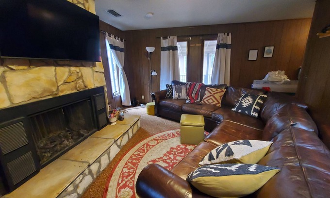 Ruidoso House | Cozy 3 bedroom house with fireplace in beautiful Ruidoso