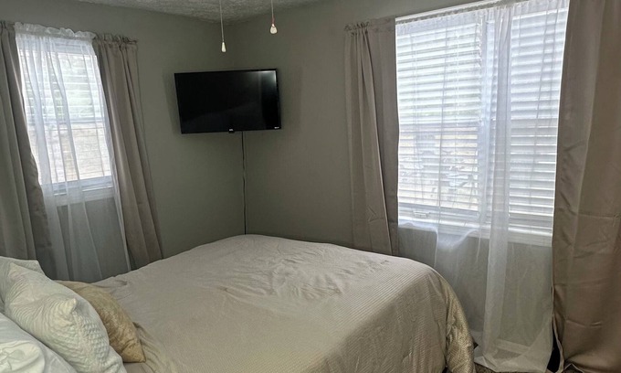 New Ellenton House | Cozy 3-Bedroom Retreat Near Aiken & SRS