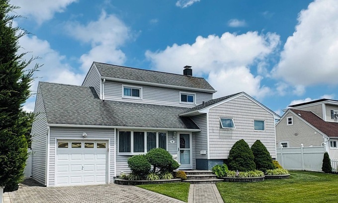 Plainedge House | Cozy 3 Bedroom Ryder Cup Home! Near The Village and Train Station