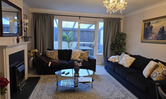 Ongar House | Cozy 3-bedroom terrace house, in a safe and peaceful neighborhood for families.