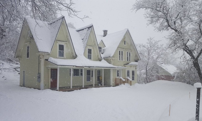 North Troy House | Cozy 3 Bedroom Townhouse near Jay Peak - Newly Renovated