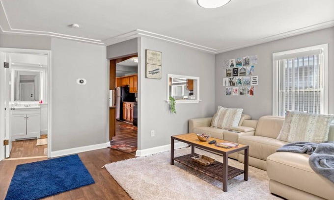 Dearborn Heights House | Cozy 3 Bedroom Near Airport And Downtown Detroit
