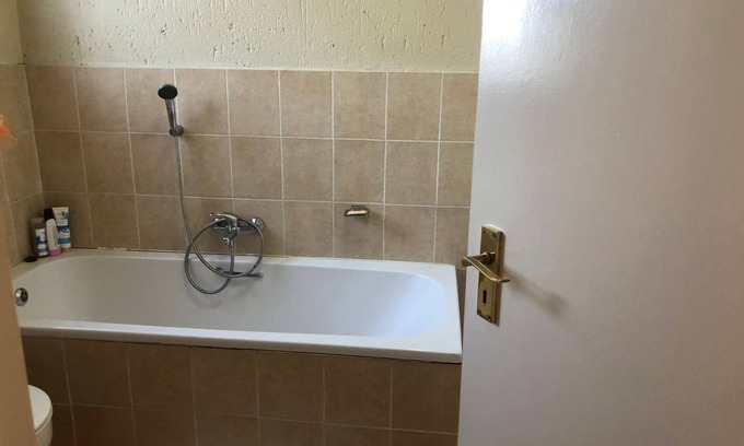 Greater Johannesburg Metropolitan Area Apartment | Cozy 3 Bedroomed apartment in a secure estate, 10 mins away from OR Tambo