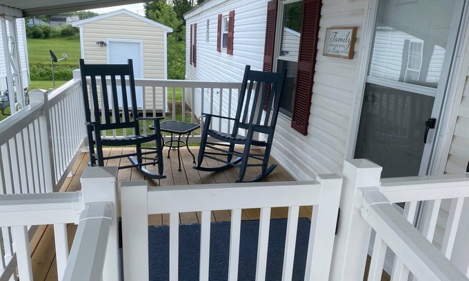 Mount Vernon House | Cozy 3-bedrooms, 2 full bath home in City Limits of Mount Vernon.