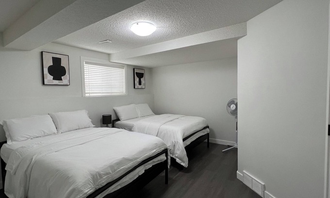 Calgary House | Cozy 3 beds Suite Near Calgary Airport, Quiet, Clean & Convenient Sleeps 7