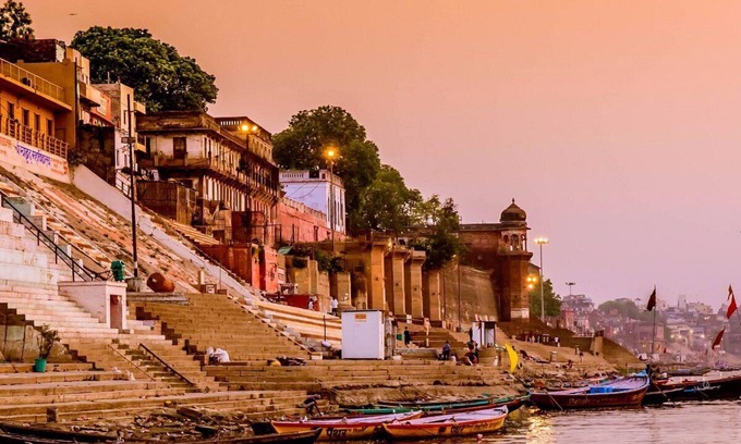 Varanasi Apartment | Cozy 3-BHK Apartment at Centre of VaranasinExperience Comfort, Culture & Connect