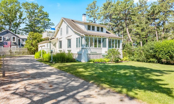 Biddeford Pool House | Cozy 3 BR Cottage On Hills Beach