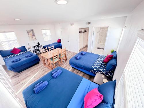 Mid City Apartment | Cozy 3 BR Townhouse with Balcony