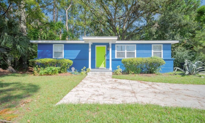 Tallahassee House | Cozy 3bdrm KING-SIZE bed, Great location, 1 mile from FSU stadium